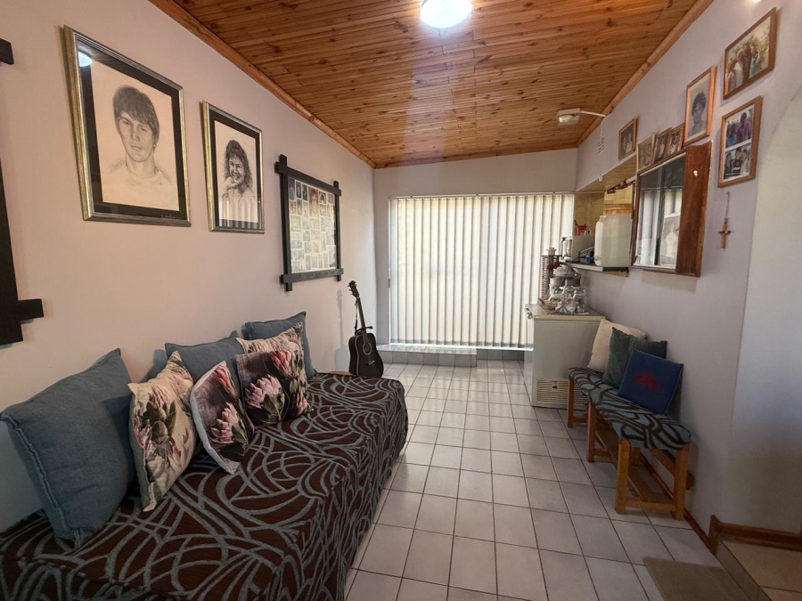 3 Bedroom Property for Sale in Heuwelkruin Eastern Cape